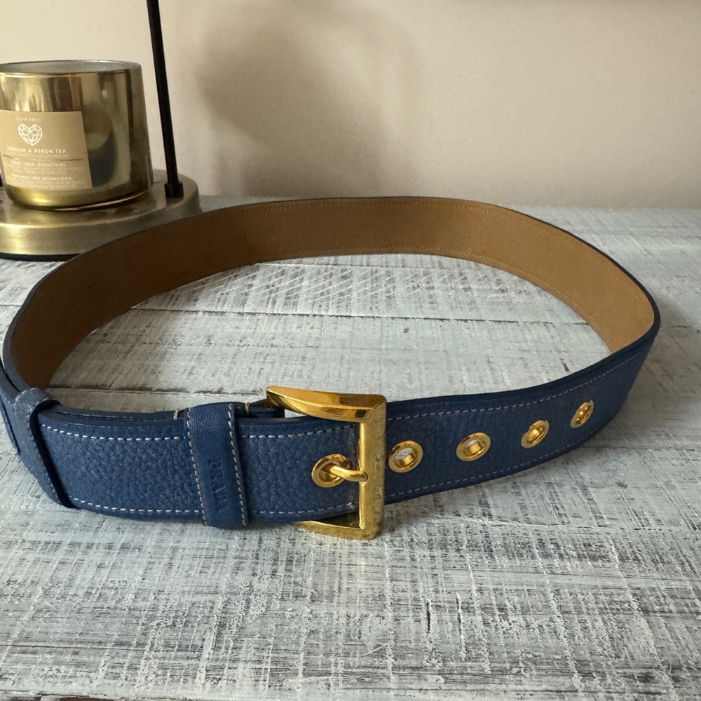 Ladies leather Prada belt